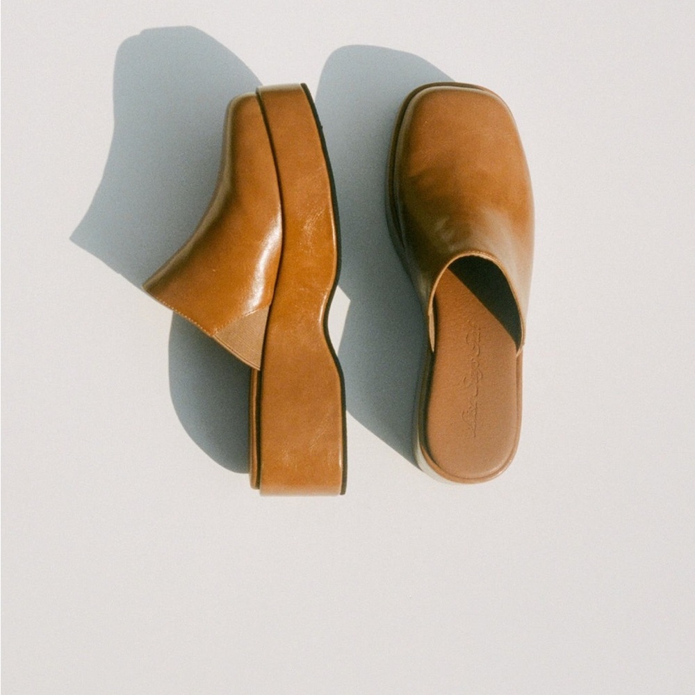 Lisa Says Gah Dakota Clogs